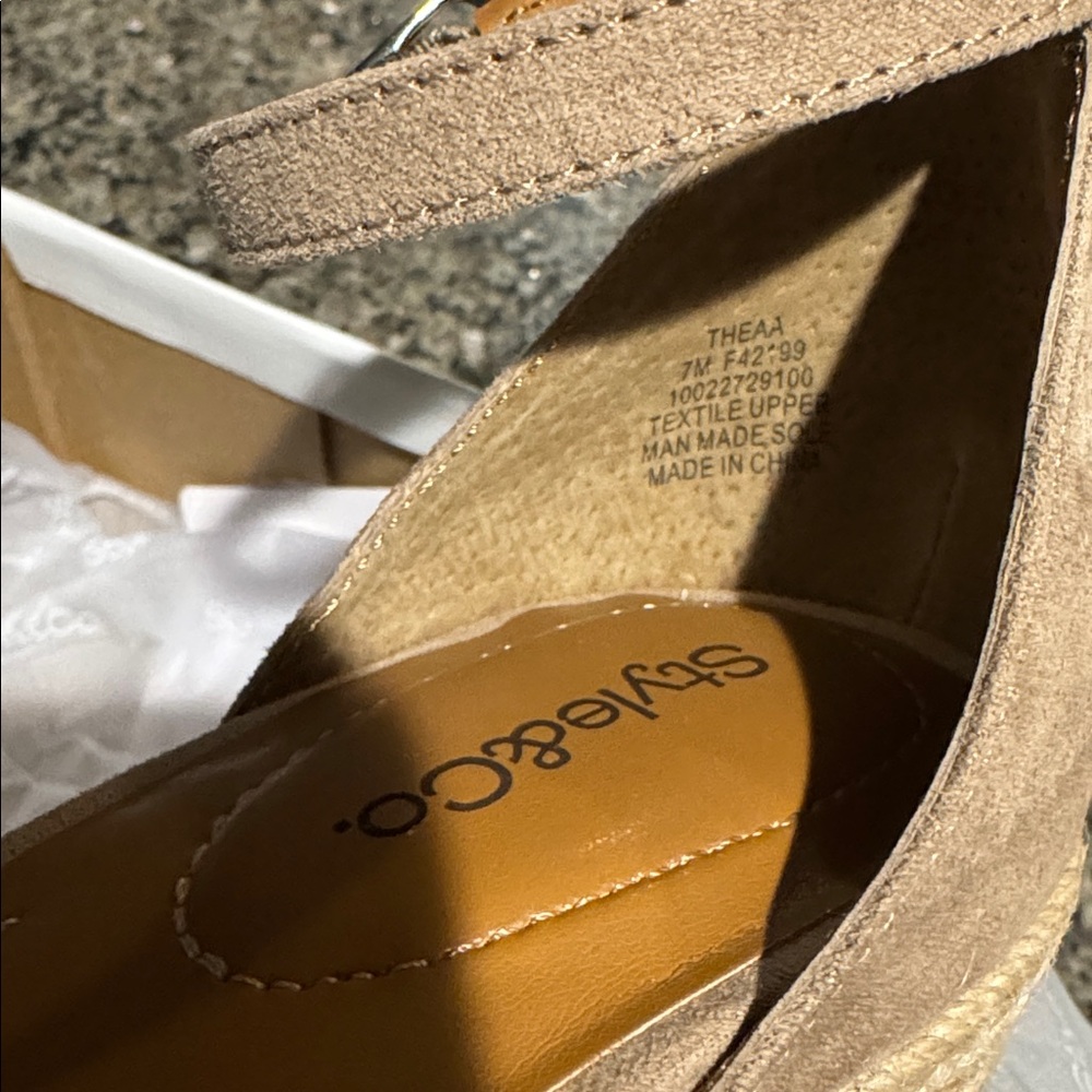 Thea Women's Tan Wedge Sandals size 7 NEW - Picture 9 of 9